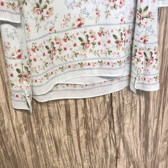 Max Studio woman’s floral print blouse bell sleeves, Small (sum232) - Picture 3 of 13